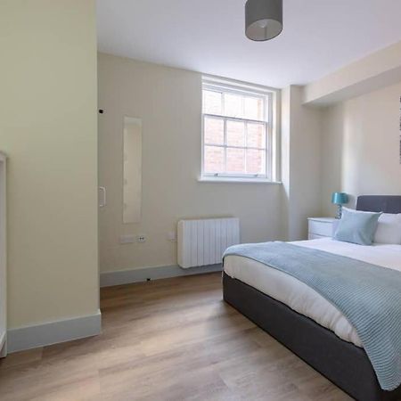 Hereford City Centre - Apartment 4, Isabella House - Modern Apartment In The Heart Of The City - Sleeps 4 Guests - Hosted By Rentmyhouse Buitenkant foto