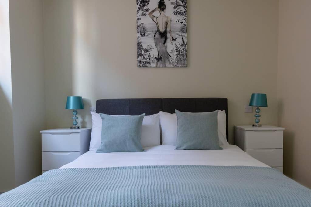 Hereford City Centre - Apartment 4, Isabella House - Modern Apartment In The Heart Of The City - Sleeps 4 Guests - Hosted By Rentmyhouse Buitenkant foto
